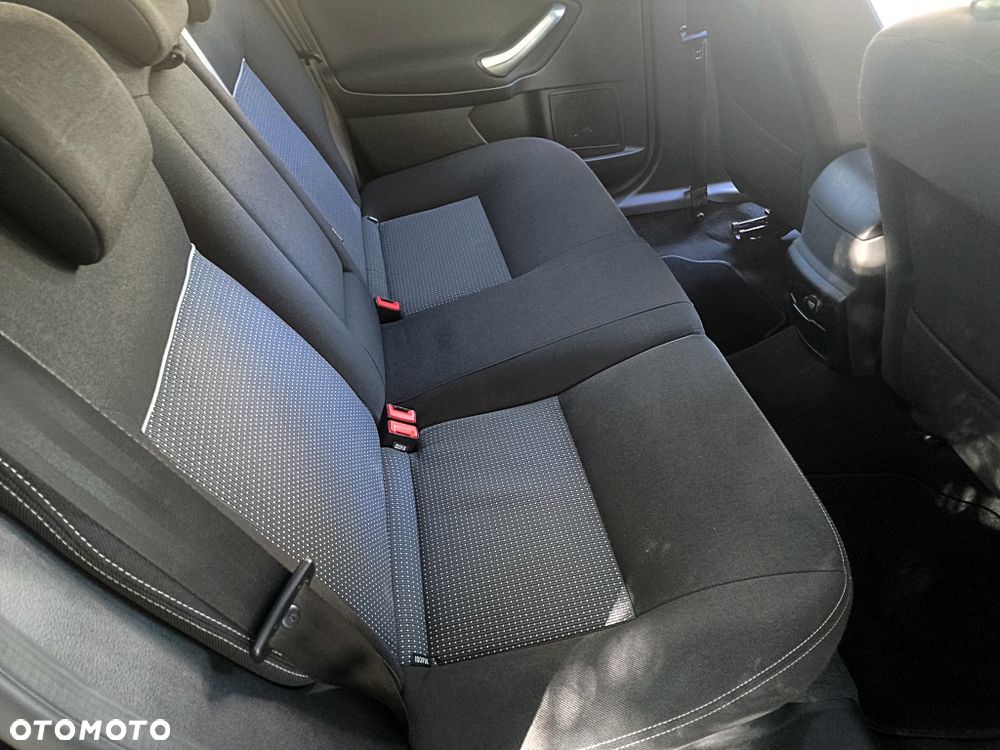 Ford Mondeo 1.6 Ti-VCT Ambiente - 22