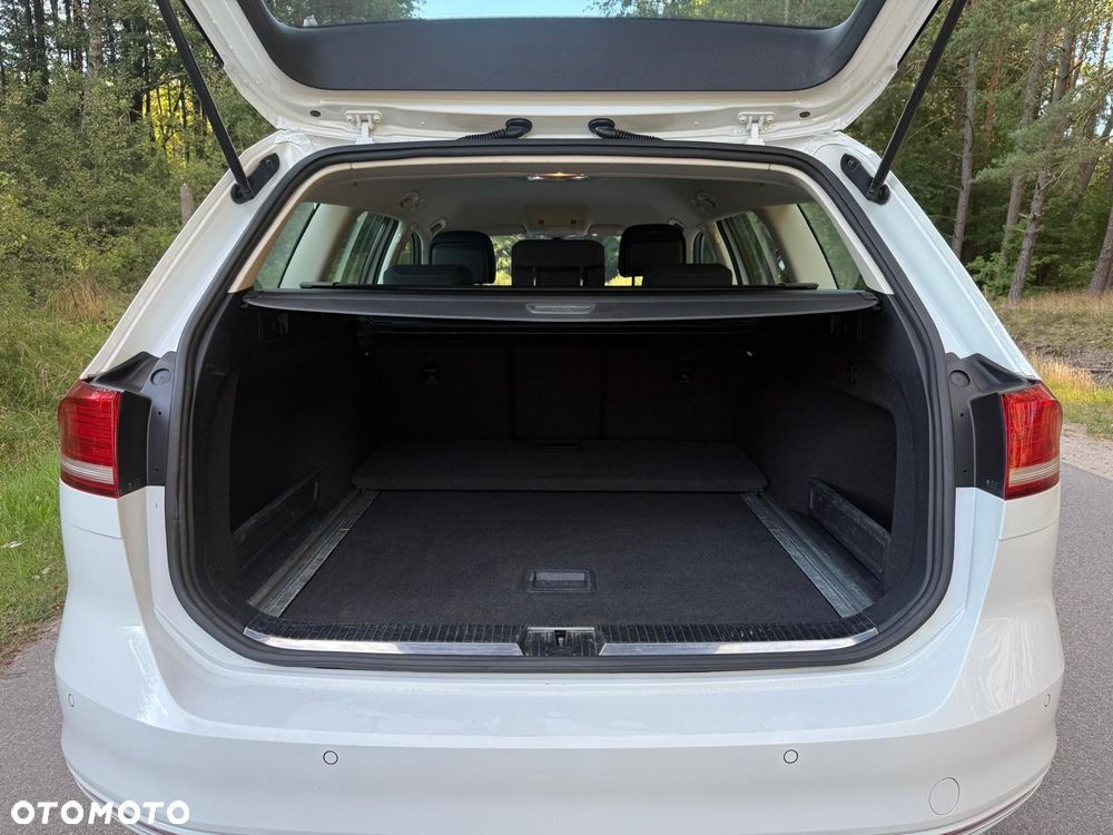 Volkswagen Passat - 12