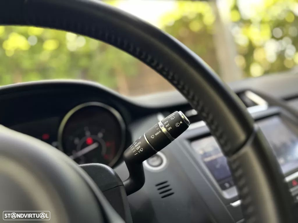 Jaguar E-Pace 2.0 i4D - 38