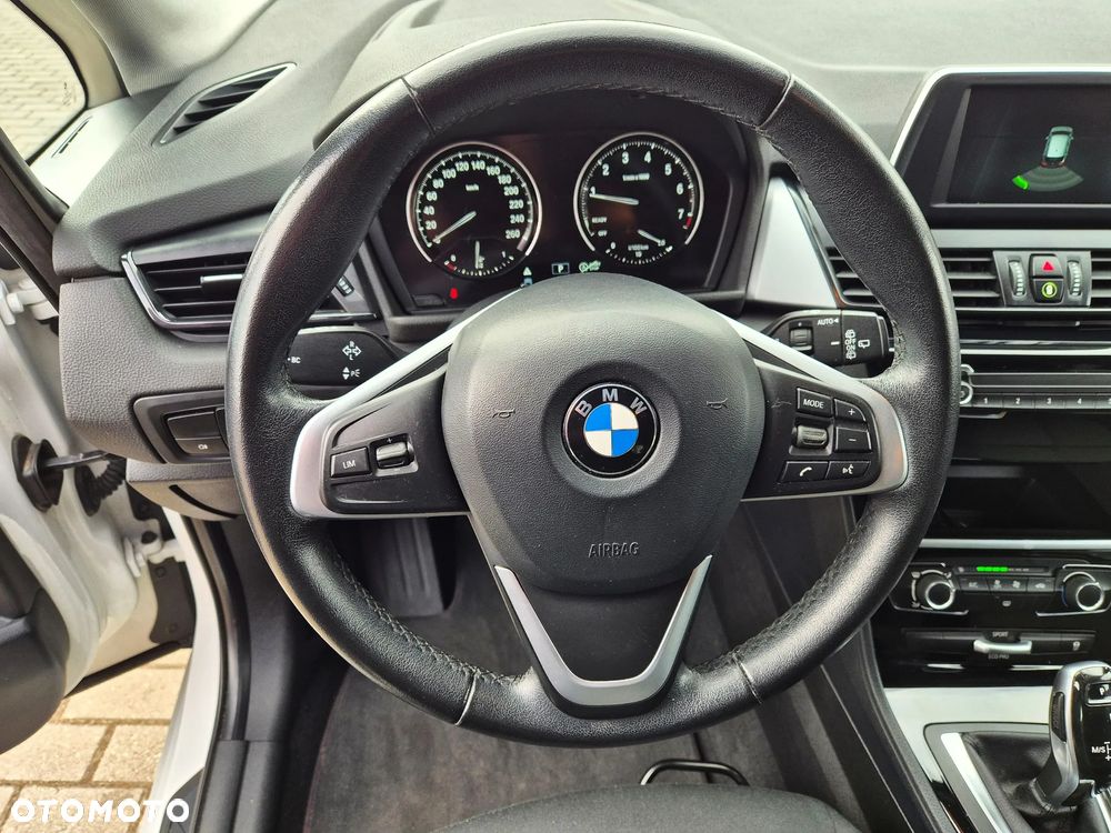 BMW Seria 2 218i - 17