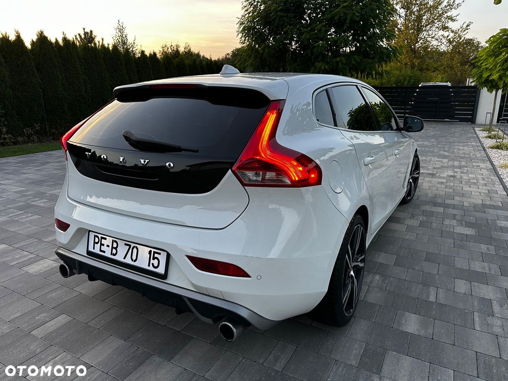 Volvo V40 D3 Geartronic RDesign - 15