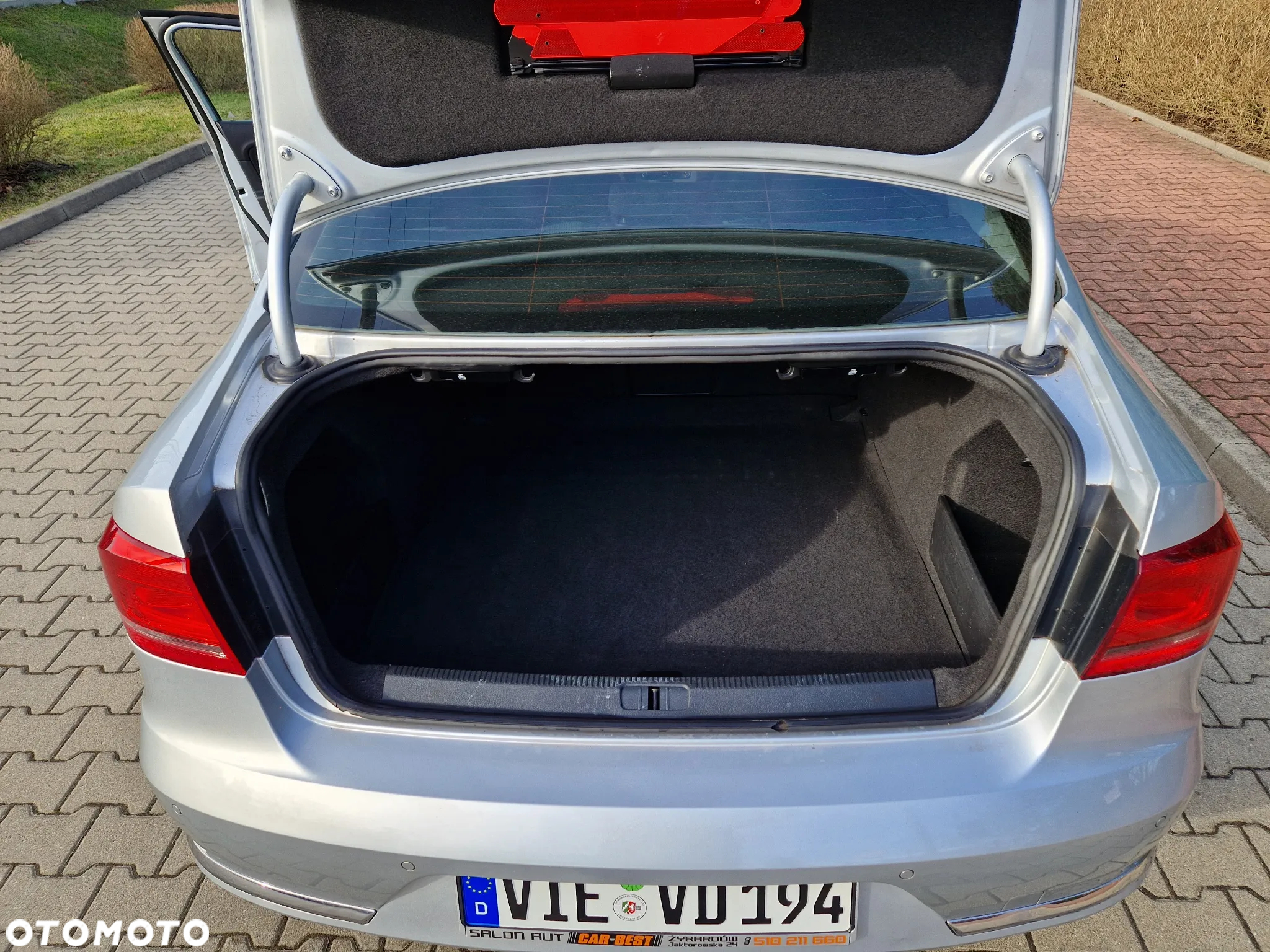 Volkswagen Passat - 16