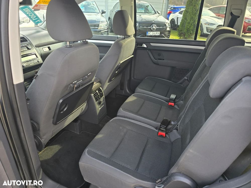 Volkswagen Touran 1.6 TDI DSG Comfortline - 10