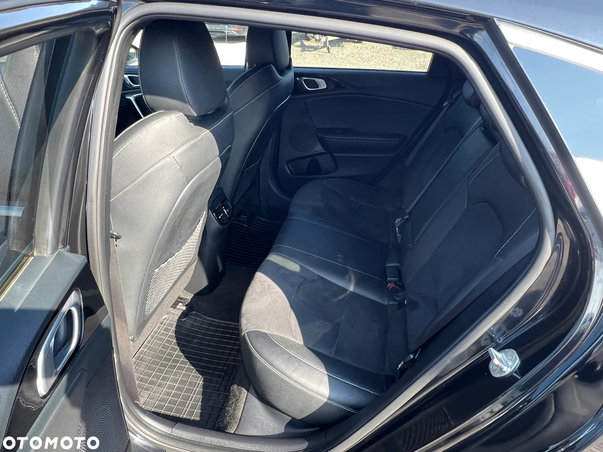 Kia ProCeed 1.5 T-GDI DCT7 OPF GT LINE - 24