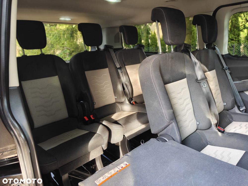 Ford Tourneo Custom - 33