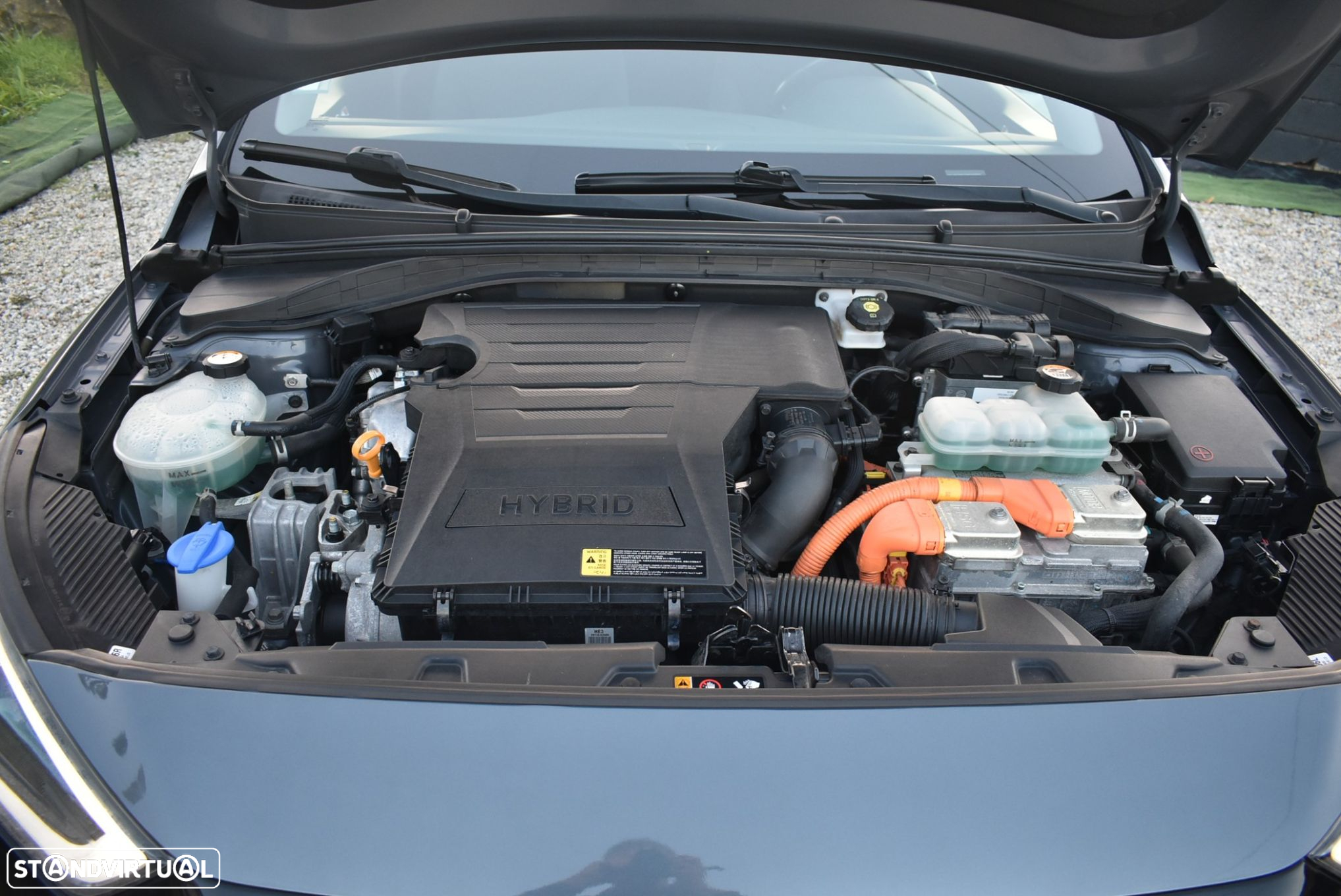 Hyundai Ioniq 1.6 GDI HEV Hybrid Tech - 16