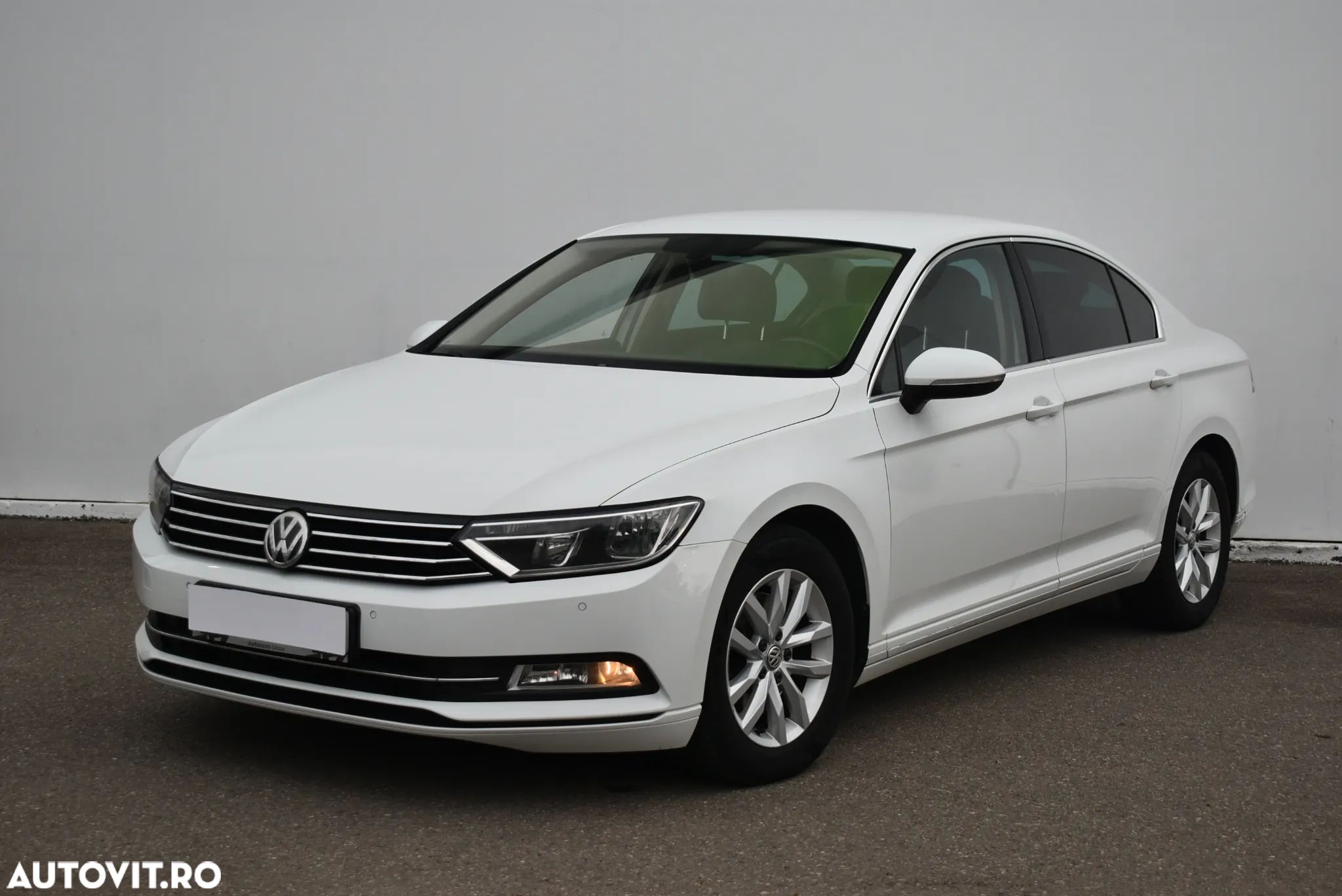Volkswagen Passat 2.0 TDI DSG Comfortline - 1