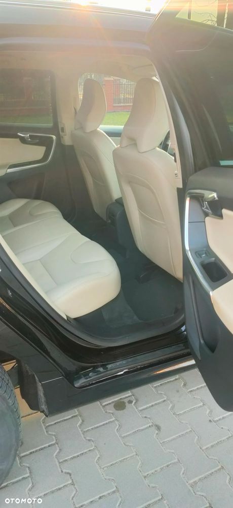 Volvo XC 60 T5 AWD Momentum - 10