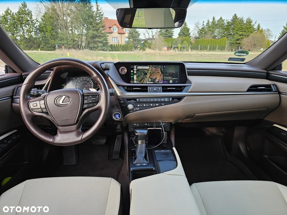 Lexus ES 300h Business Edition + - 1