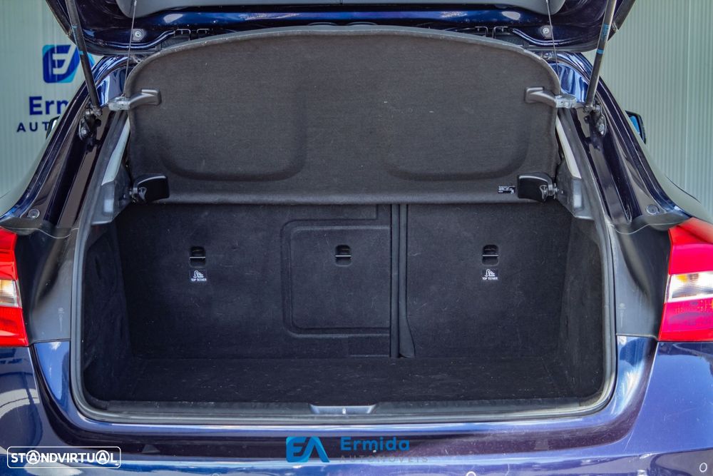 Mercedes-Benz GLA 180 d Aut. - 19