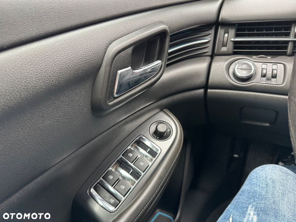 Chevrolet Malibu 2.0 MT LT+ - 23