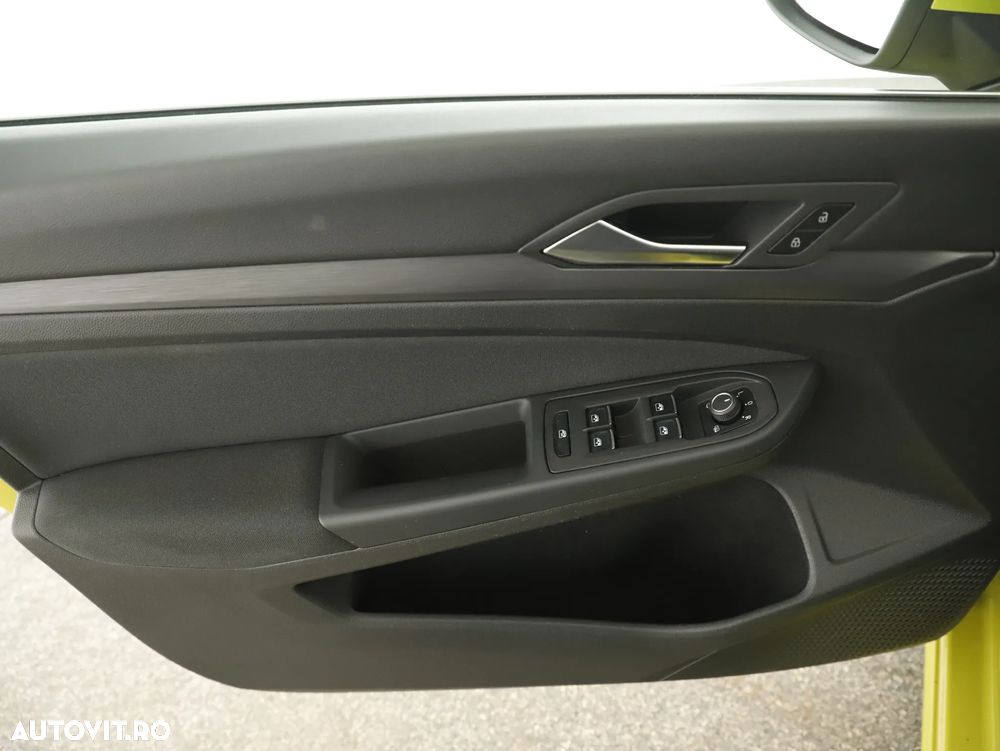 Volkswagen Golf 1.5 eTSI ACT DSG MHEV Style - 23