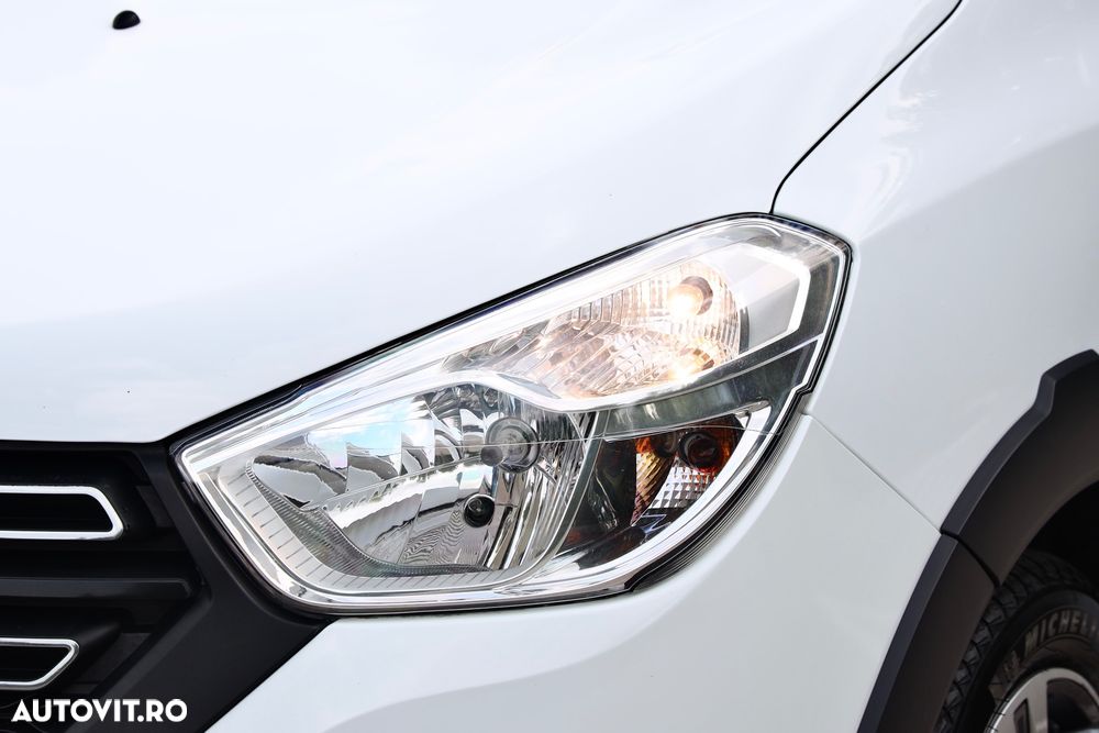 Dacia Lodgy TCe 130 GPF Stepway - 35