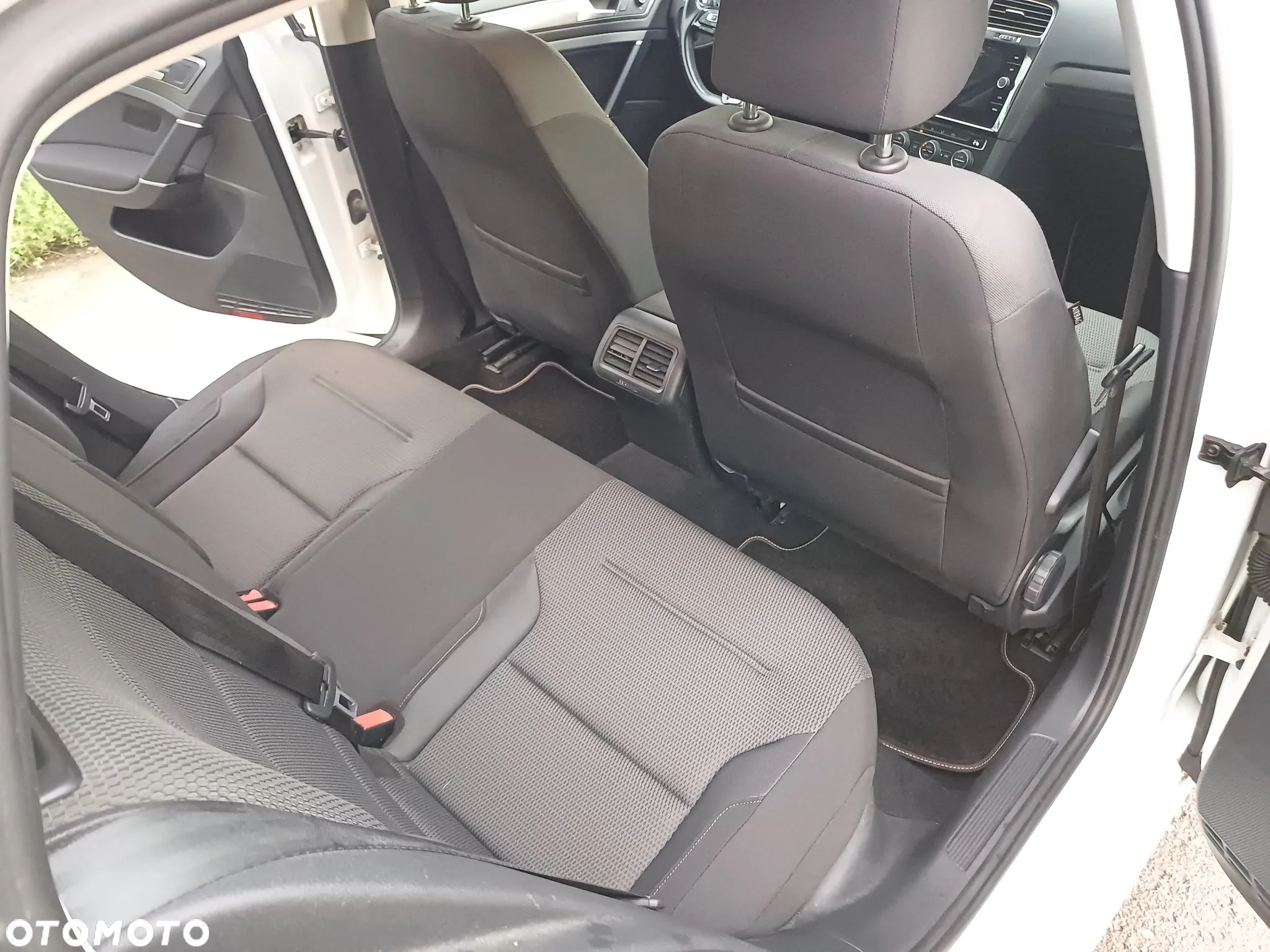 Volkswagen Golf VII 1.6 TDI BMT Comfortline - 11