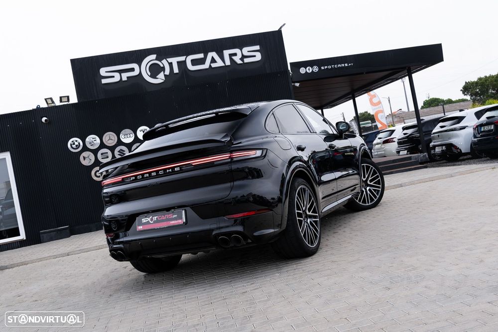 Porsche Cayenne Coupé Turbo E-Hybrid - 8