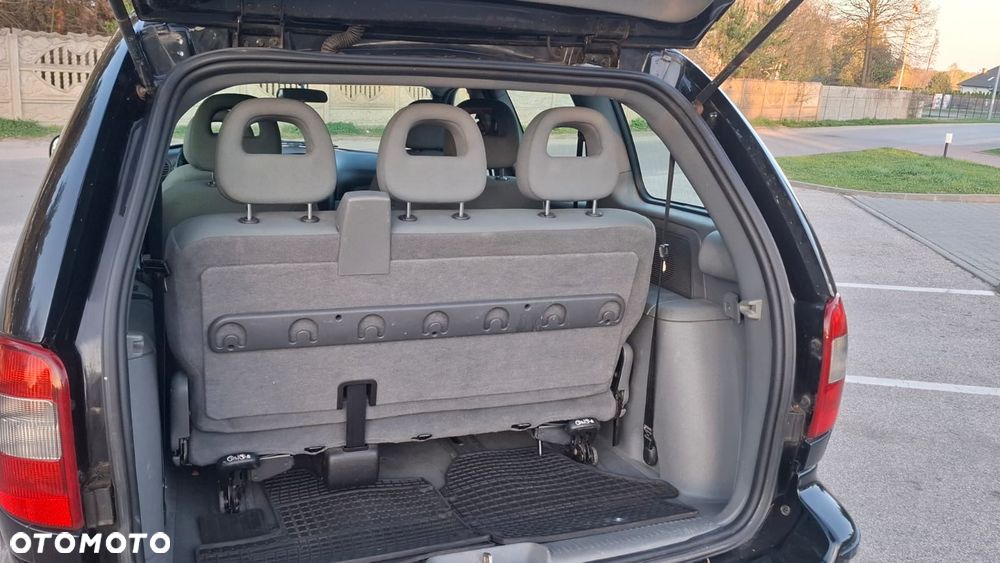 Chrysler Voyager 2.4 SE - 21