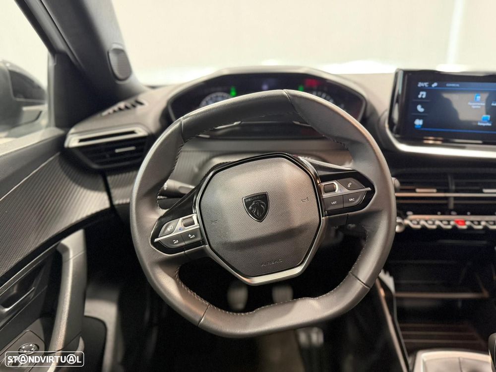 Peugeot 2008 1.2 PureTech Active - 8