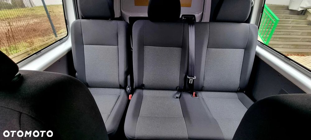 Volkswagen Transporter L1H1 Plus Trendline DSG - 23