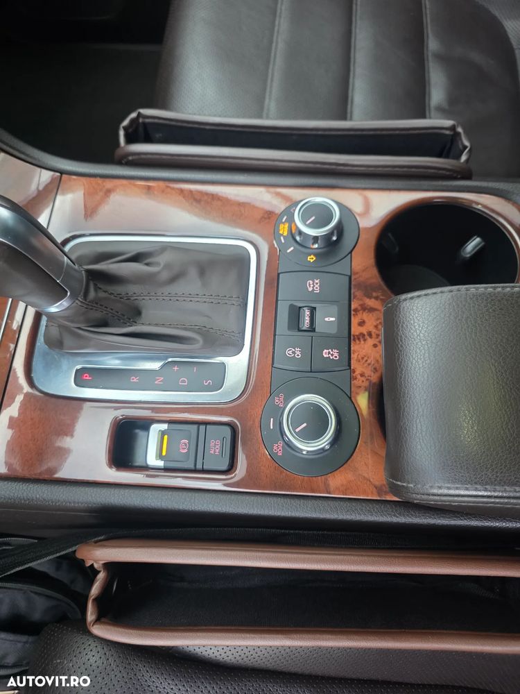 Volkswagen Touareg - 20