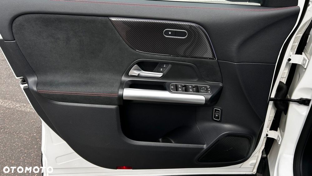 Mercedes-Benz GLA - 10