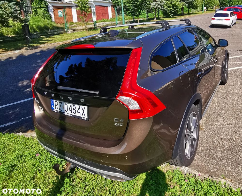 Volvo V60 Cross Country D4 AWD Geartronic Summum - 8