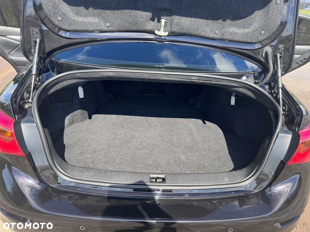 Infiniti Q50 2.2d - 19