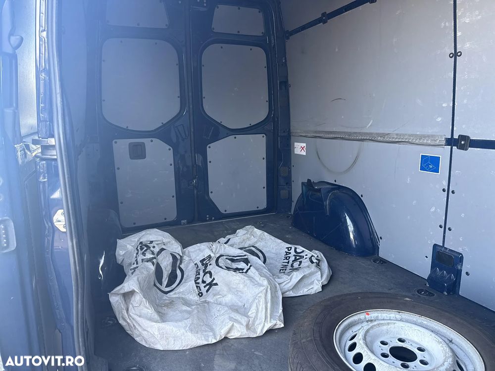 Mercedes-Benz Sprinter - 13