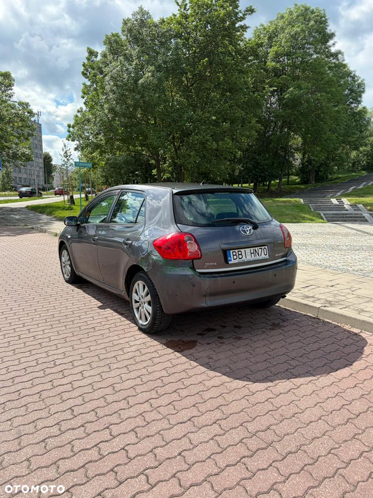 Toyota Auris 1.4 D-4D Luna - 2