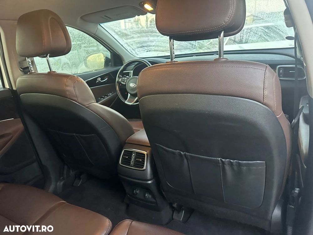 Kia Sorento - 8