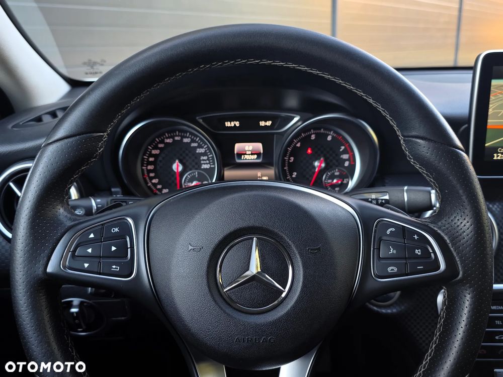 Mercedes-Benz Klasa A 180 7G-DCT AMG Line - 22