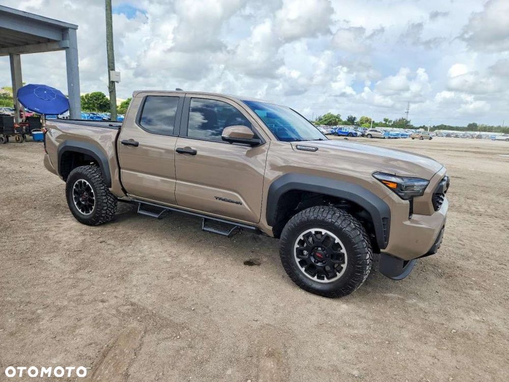 Toyota Tacoma - 5