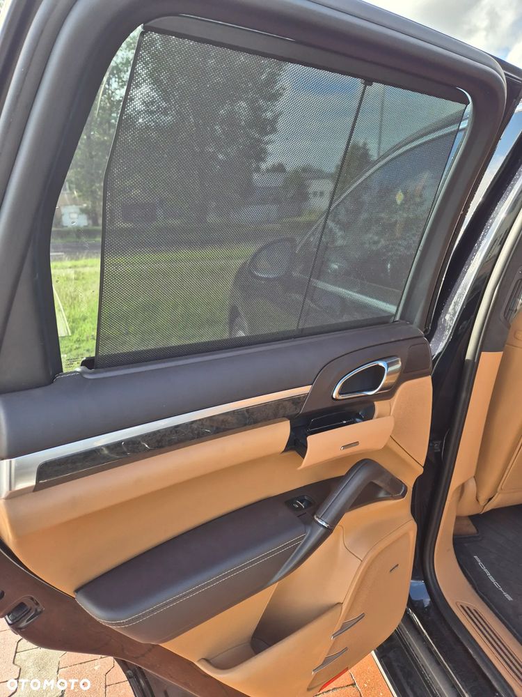 Porsche Cayenne Platinum Edition - 5