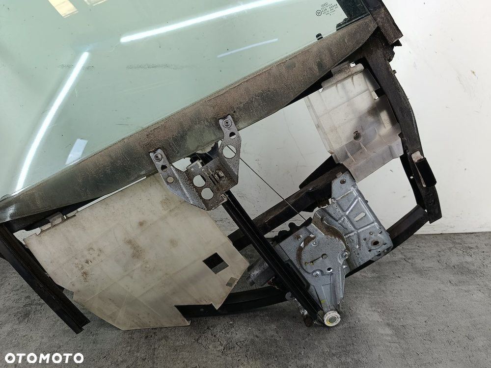 PODNOŚNIK SZYBY PRAWY TYŁ Z STELAŻEM AUDI A4 B5 8D0839400A - 7
