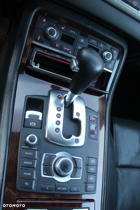 Audi A8 4.2 TDI Quattro - 15