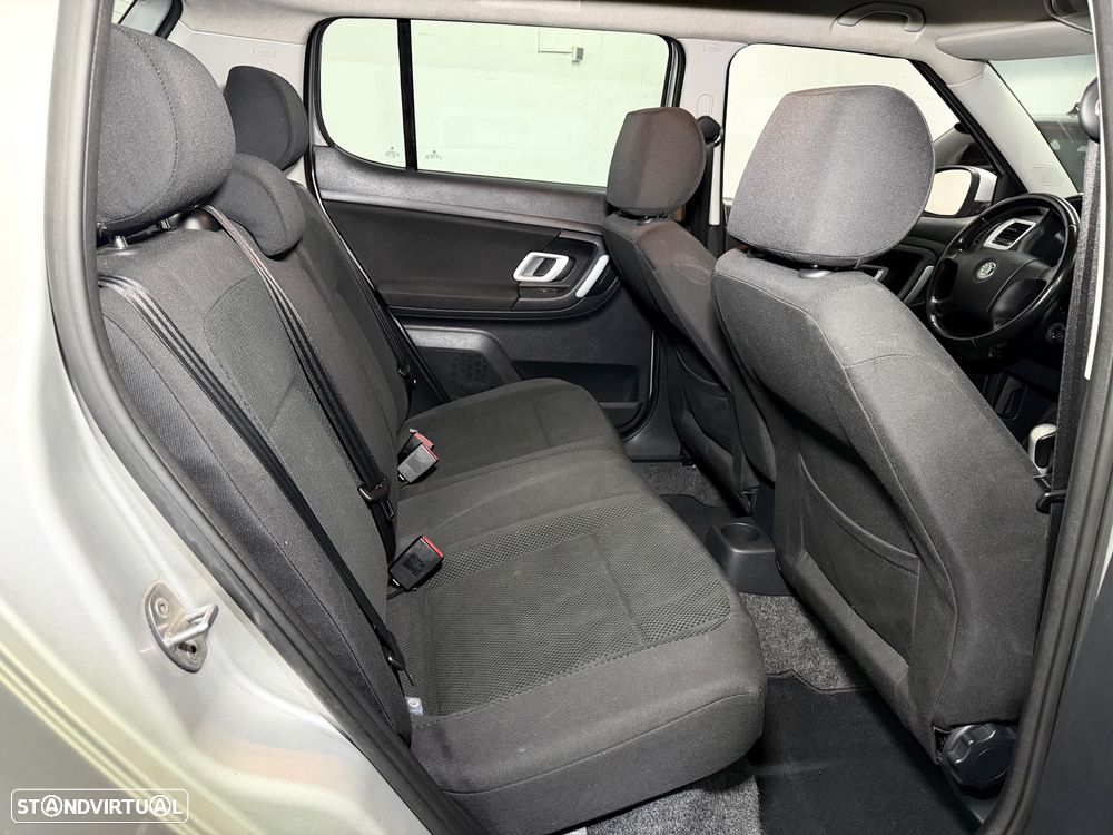 Skoda Fabia 1.2 HTP Sport - 10