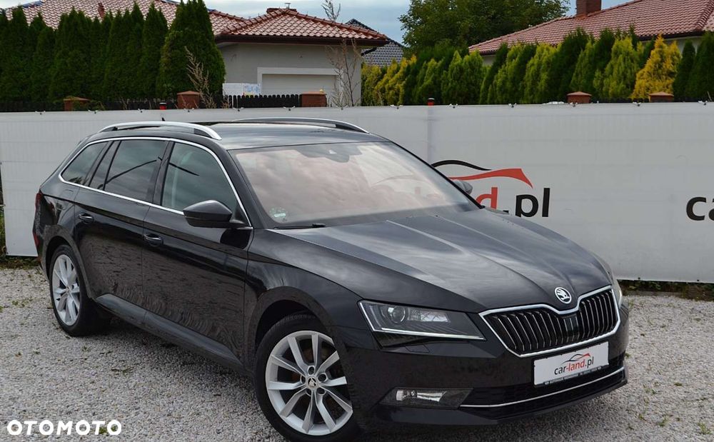 Skoda Superb Combi 2.0 TDI DSG Premium Edition - 1