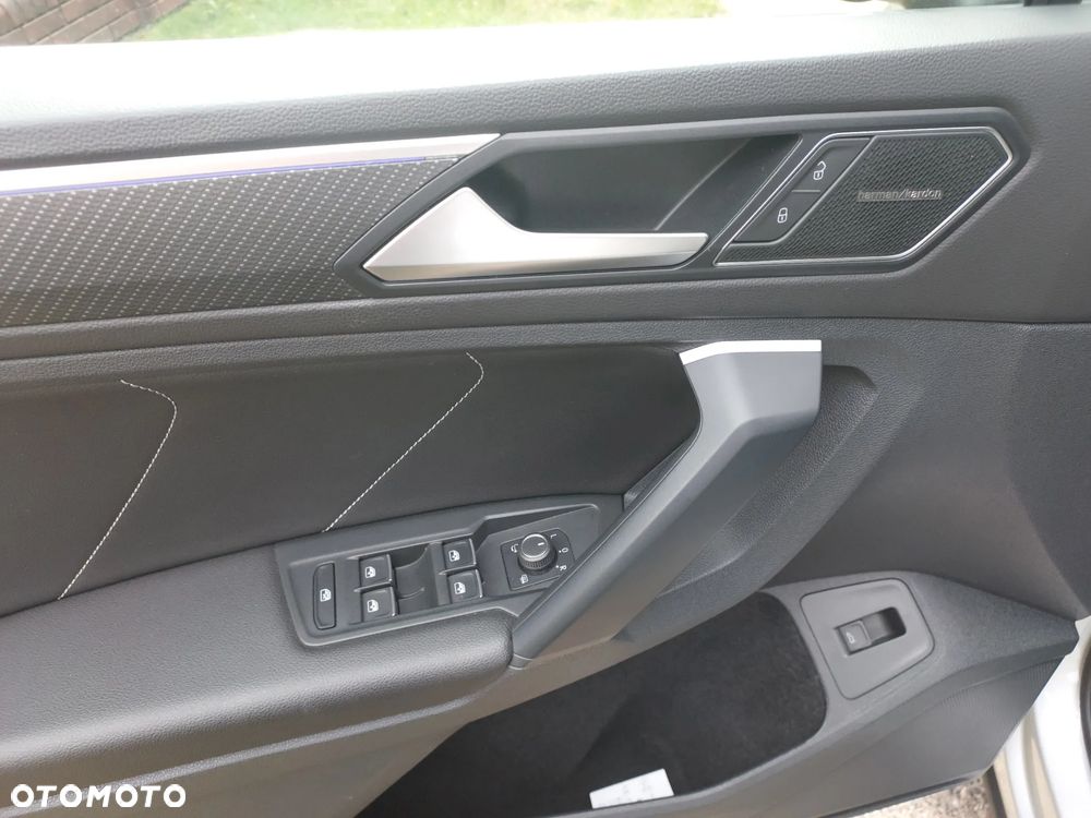 Volkswagen Tiguan 2.0 TDI SCR 4MotION DSG R-Line - 24