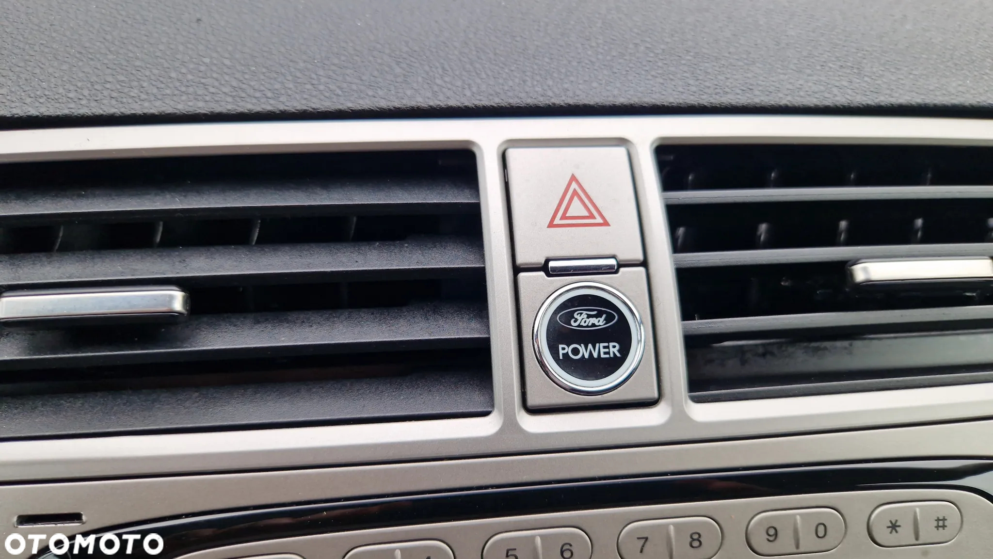 Ford Kuga 2.0 TDCi 2x4 Champions Edition - 29