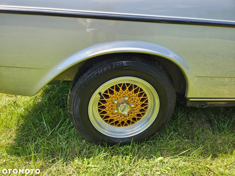 Mercedes-Benz W123 - 28