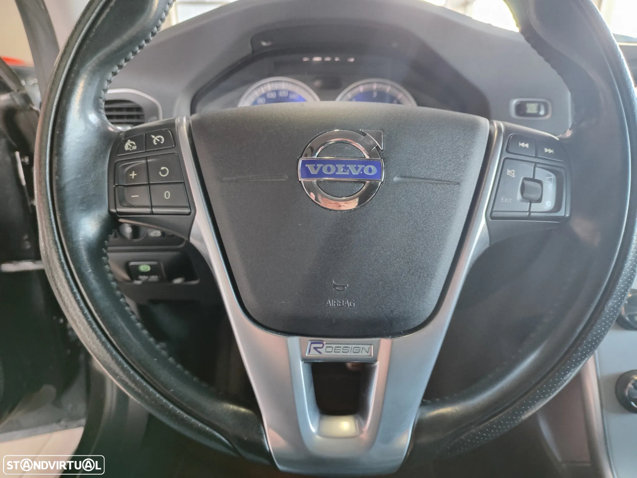 Volvo V60 2.0 D3 R-Design Start/Stop - 27