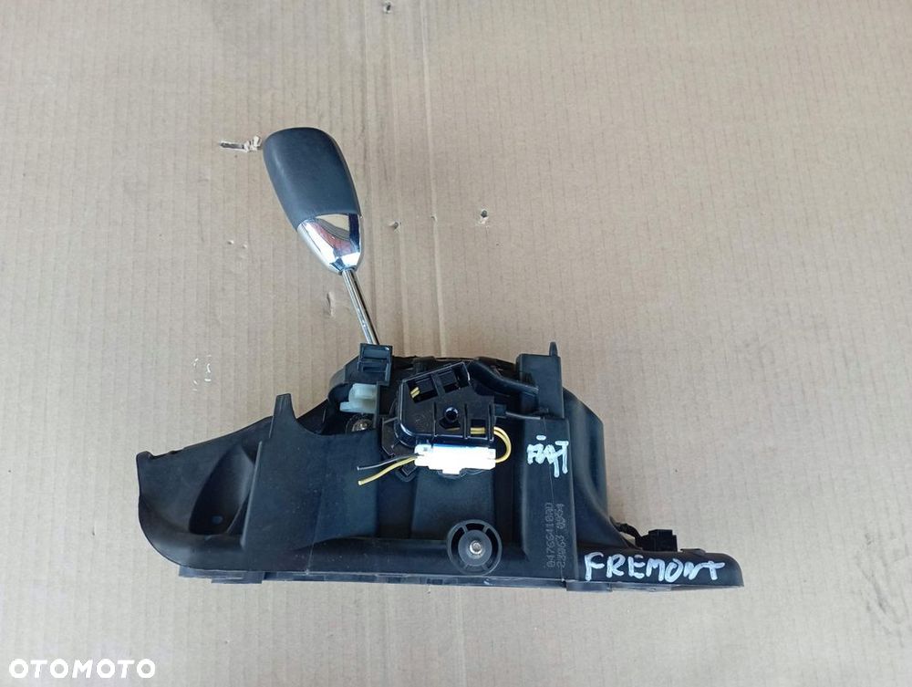 FIAT FREEMONT WYBIERAK LEWAREK ZMIANY BIEGÓW AUTOMAT 04766410AD - 1