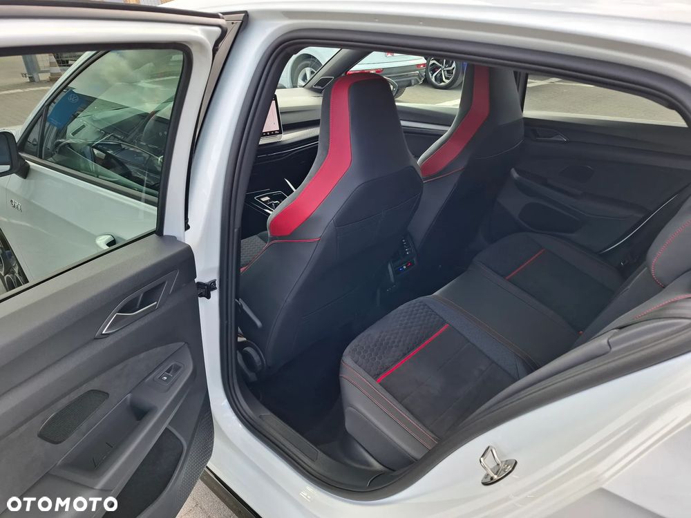 Volkswagen Golf - 15