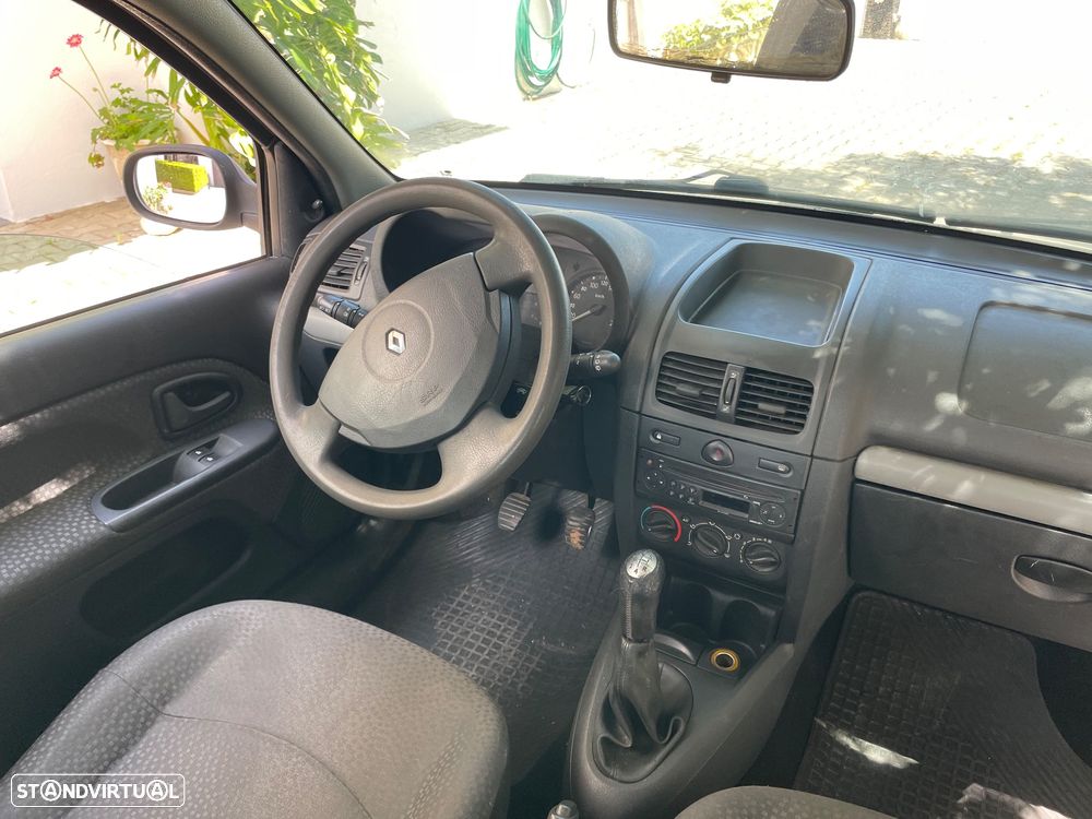 Renault Clio - 19