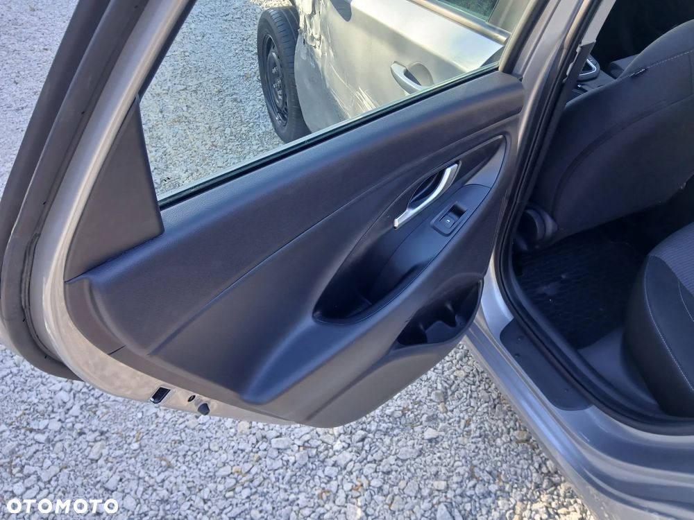 Hyundai i30 1.5 DPI Comfort - 30