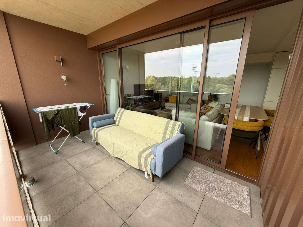 Apartamento T2 com Varanda e Lugar de Garagem - Grande imagem: 3/32
