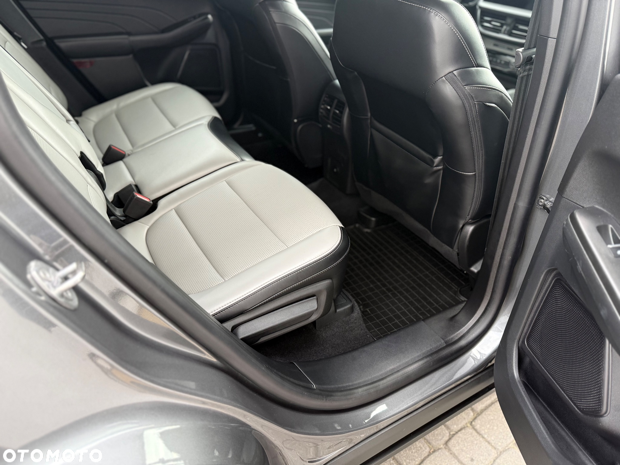 Ford Kuga - 13