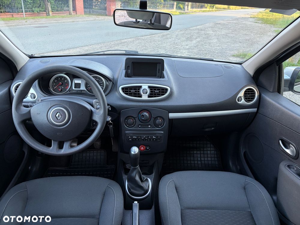 Renault Clio 1.2 16V 75 TomTom Edition - 9