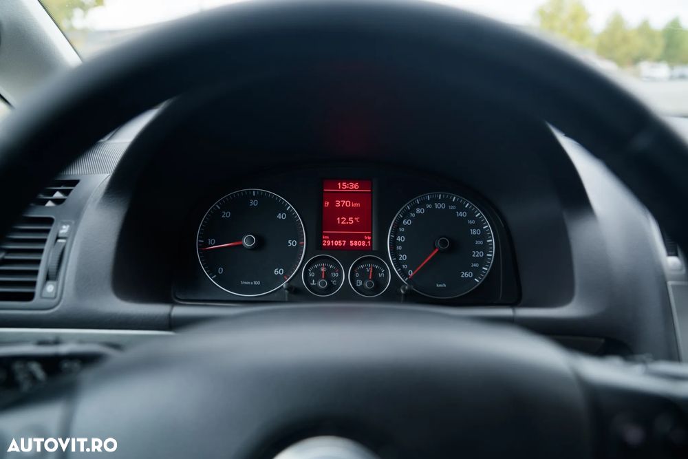 Volkswagen Touran 2.0TDI Highline - 13