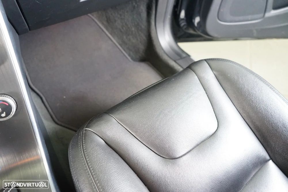 Volvo V60 2.4 D6 Momentum AWD Phev - 34