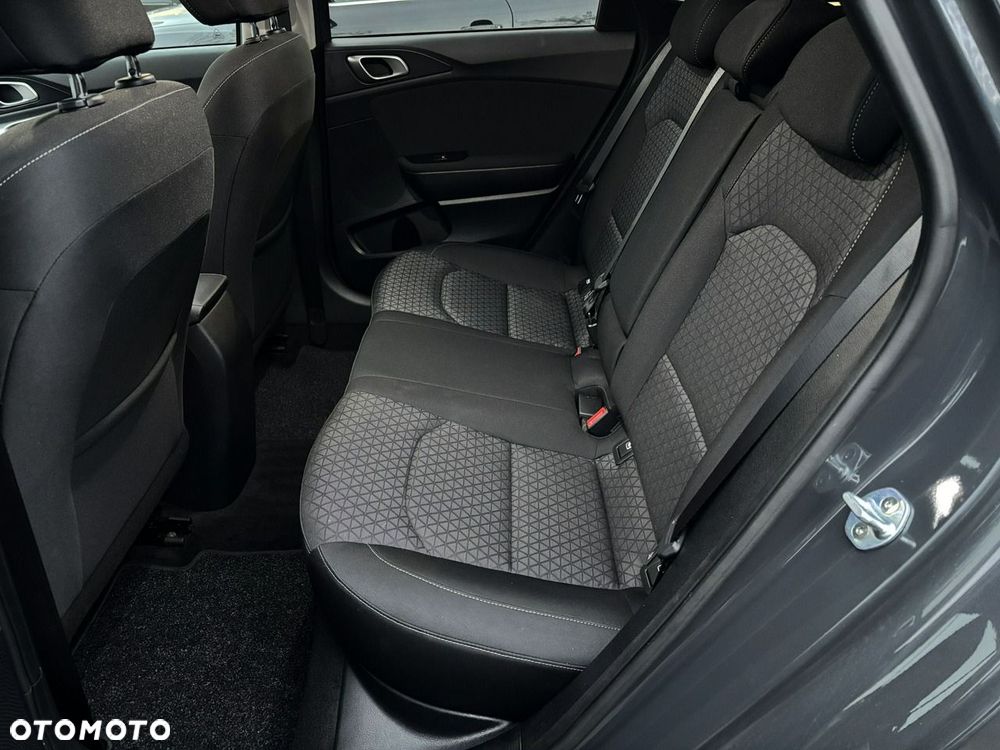 Kia Ceed - 15